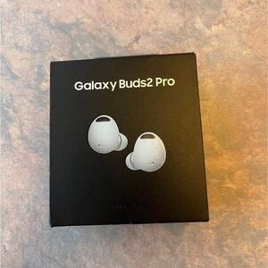 NEW Samsung galaxy buds2 pro wireless earbuds